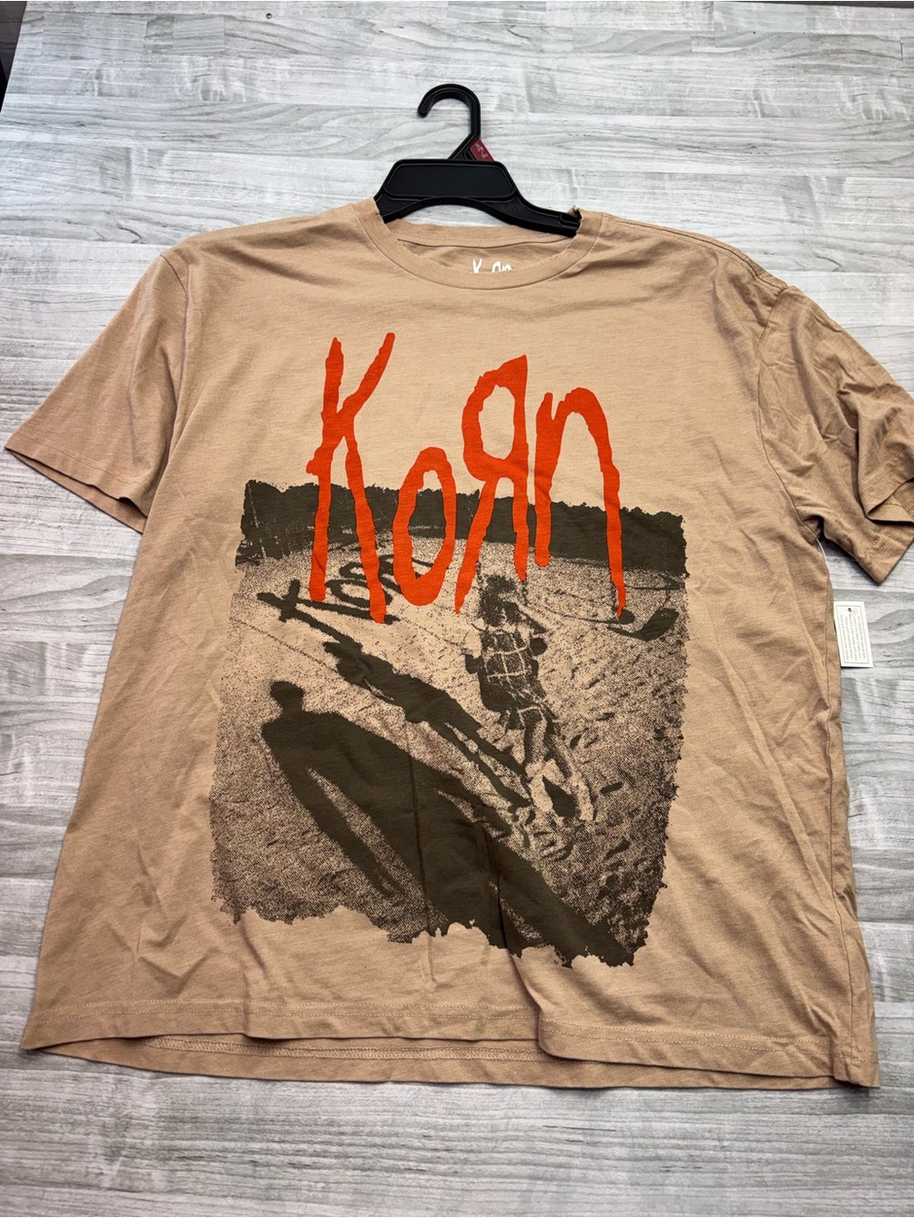 Korn Self Titled Graphic Short Sleeve Tee in Tan with Red Logo Men’s Sizes New